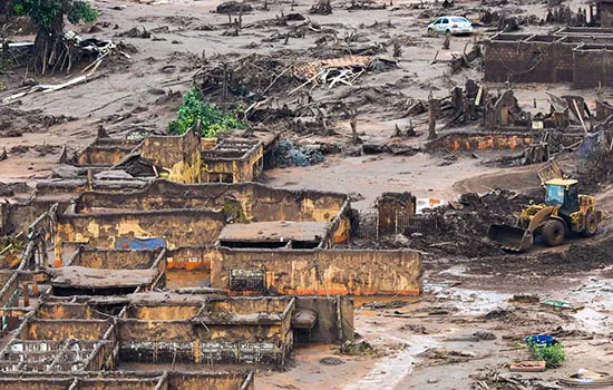 MP quer extinção de fundação criada para reparar tragédia de Mariana