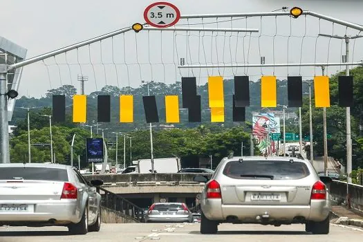 SP:Pontes, viadutos e túneis recebem sinalização de alerta de altura para impedir impactos