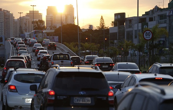 Rodízio de veículos na capital está suspenso hoje (29) com a greve no transporte coletivo