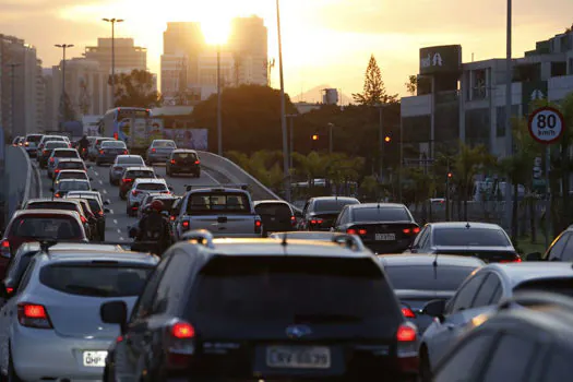 Rodízio de veículos é suspenso em São Paulo até sexta-feira (4)