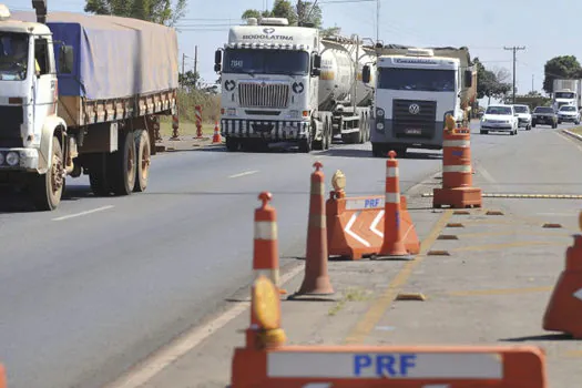 Estradas para o litoral paulista têm congestionamento