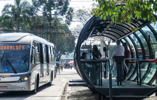 Fux nega restabelecer restrições ao transporte coletivo na pandemia de Curitiba