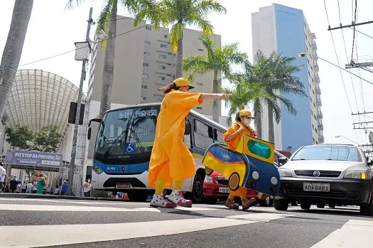 Travessia Segura conscientiza motoristas e pedestres sobre segurança viária