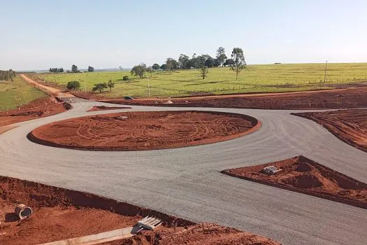 No Paraná, presidente visita trecho da Estrada Boiadeira em Umuarama