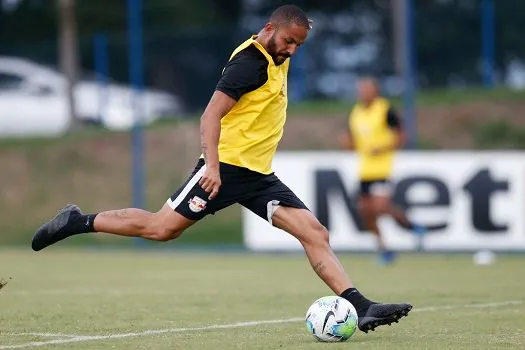 Bragantino e Athletico-PR fazem confronto no meio da tabela