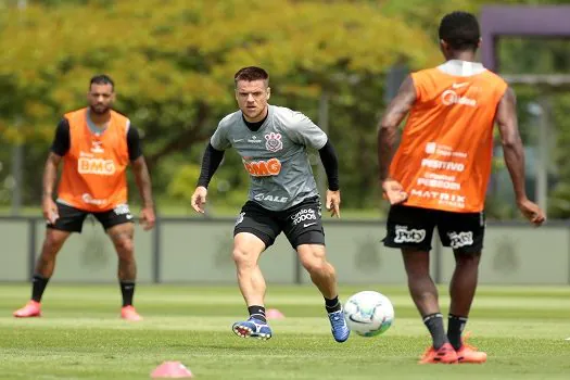 Corinthians e Bragantino encerram a 32ª rodada na Neo Química Arena