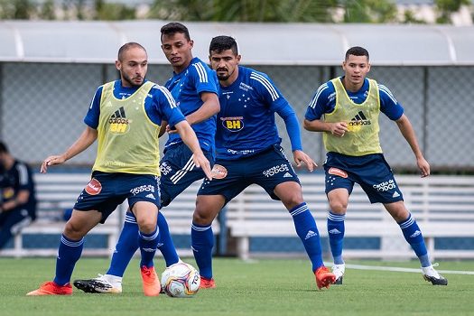 Cruzeiro e Cuiabá se enfrentam no Estádio Independência