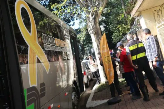 Maio Amarelo: Motoristas de ônibus invertem papéis com pessoas idosas