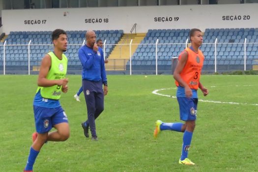 Fininho prepara o time para jogo de sexta diante do Corinthians no Paulista sub 20