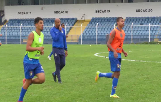 Fininho prepara o time para jogo de sexta diante do Corinthians no Paulista sub 20