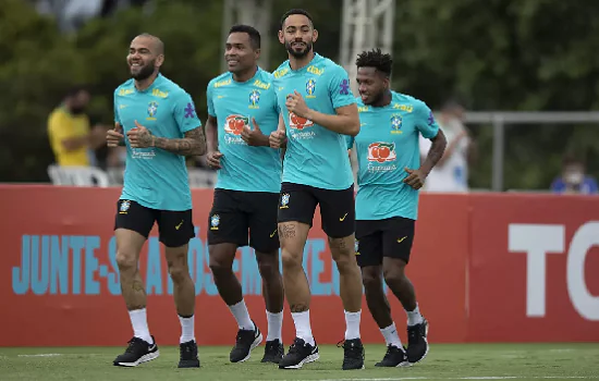 Seleção treina com seis mudanças antes de enfrentar o Paraguai