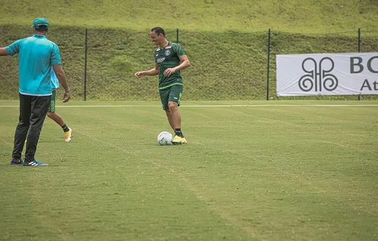 Coritiba e Bragantino se enfrentam no Couto Pereira neste sábado