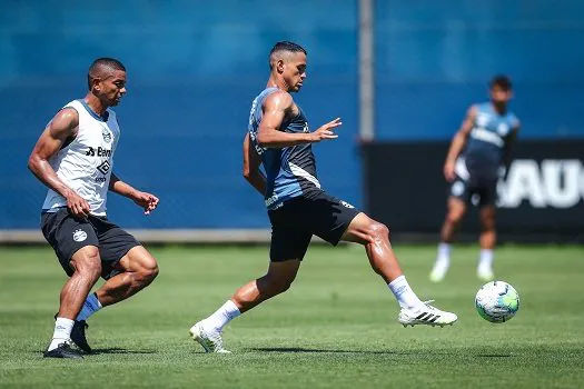 Goiás recebe o Grêmio para tentar sair da última colocação