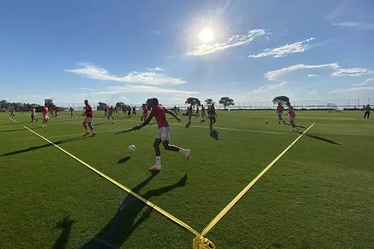 Internacional e Botafogo fazem confronto de dois times em péssima fase