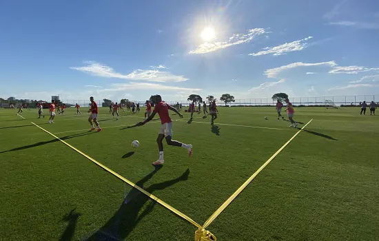 Internacional e Botafogo fazem confronto de dois times em péssima fase