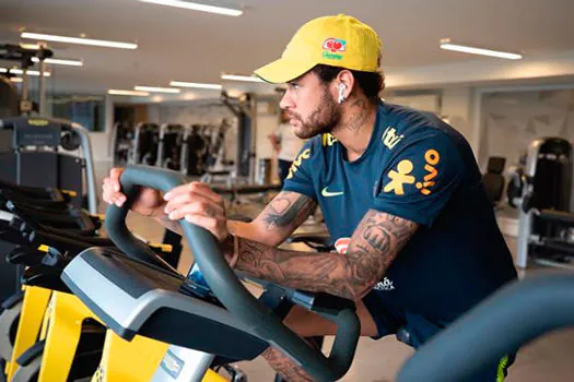 Com Neymar e sem Fagner, seleção faz último treino em Teresópolis