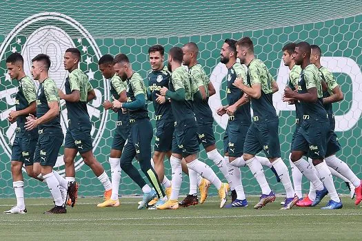 Santos e Palmeiras fazem clássico na Vila Belmiro