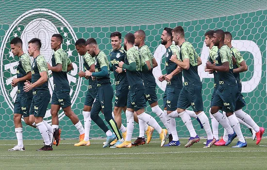 Santos e Palmeiras fazem clássico na Vila Belmiro