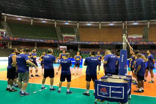 Vôlei Masculino: seleção brasileira faz primeiro treino em Brasília