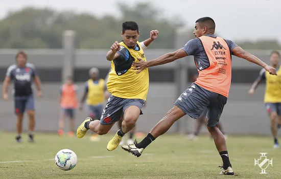 Vasco e Fortaleza fazem confronto atrasado da 16ª rodada