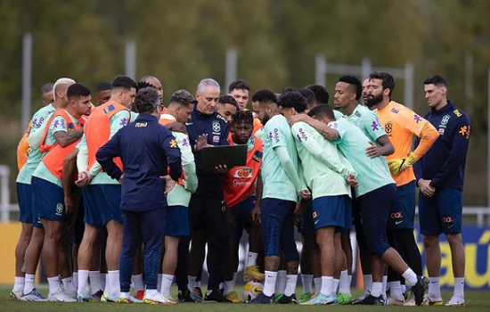 Em penúltimo amistoso oficial antes da Copa