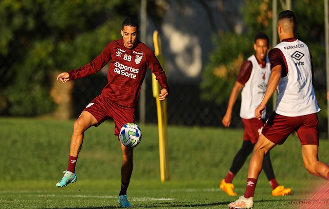 Athletico-PR recebe o Botafogo pela Copa do Brasil