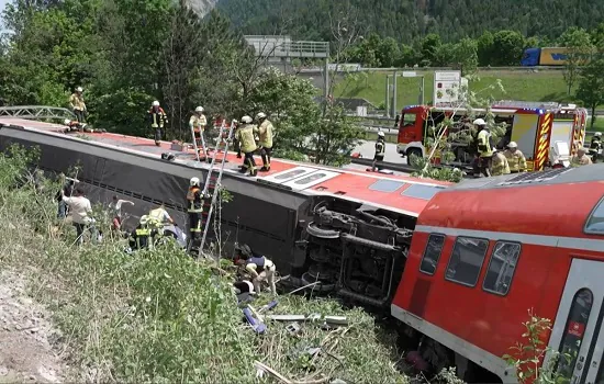 Alemanha: ao menos 4 pessoas morrem e dezenas ficam feridas após trem descarrilar