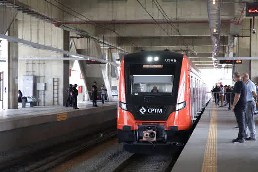 SP entrega segundo trem com bagageiro para linha que vai até o Aeroporto de Guarulhos