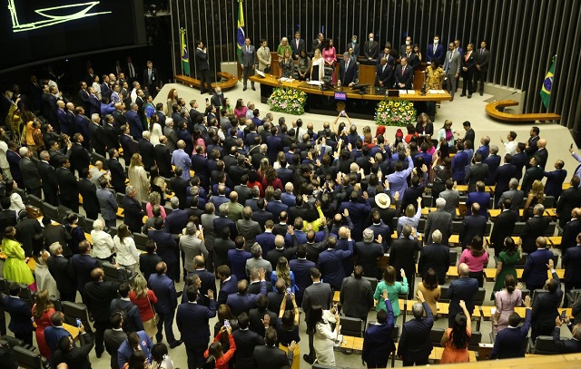 Três parlamentares disputam a presidência da Câmara dos Deputados