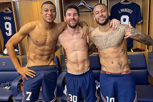 Messi e Mbappé estão em lados opostos sobre Neymar no PSG, dizem jornais