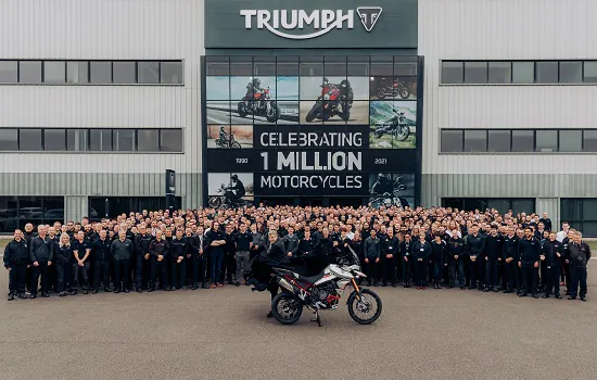 Triumph atinge 1 milhão de motos produzidas na Inglaterra desde o retorno da marca