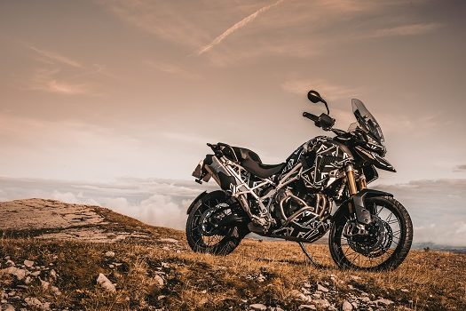 Testes oficiais do protótipo da nova Triumph Tiger 1200: foco total no design