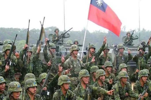 Após exercícios militares em Taiwan, líder chinês diz que EUA devem levar ameaça a sério