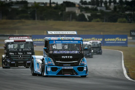 Band exibe jogo de ida da final do Brasileirão Feminino e rodada dupla da Copa Truck