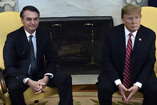 Bolsonaro convida Trump para visita ao Brasil: ‘Será muito bem recebido’