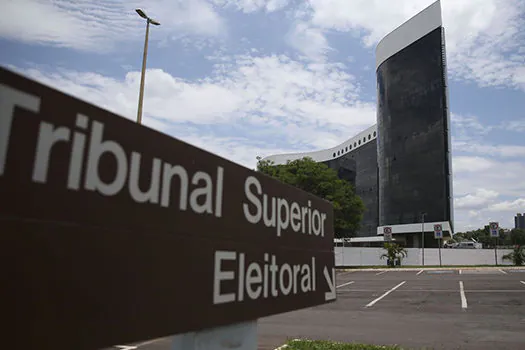 TSE aprova com ressalvas contas de PSB e PSDB da campanha de 2014