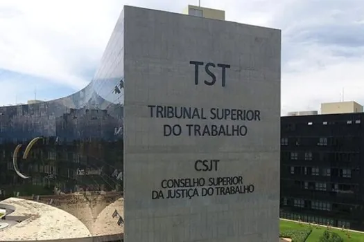 TST abre edital para compra de cadeiras a R$ 6 mil para seus ministros