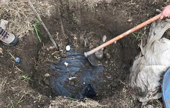 Agentes penitenciários descobrem túnel em presídio para fuga