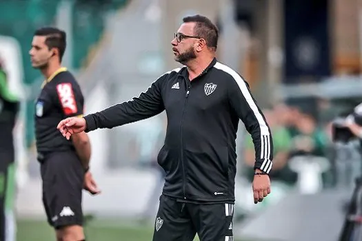 Mohamed celebra sucesso ao rodar time do Atlético-MG e manter sequência vitoriosa