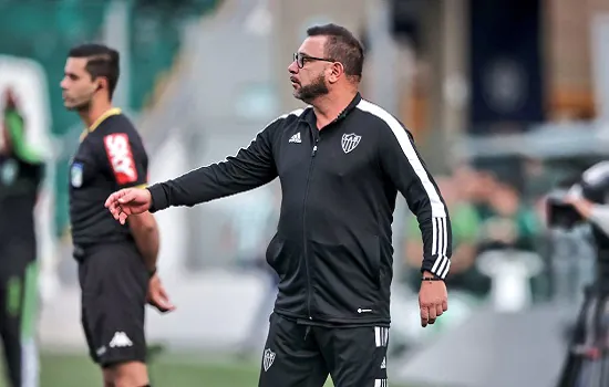 Mohamed celebra sucesso ao rodar time do Atlético-MG e manter sequência vitoriosa