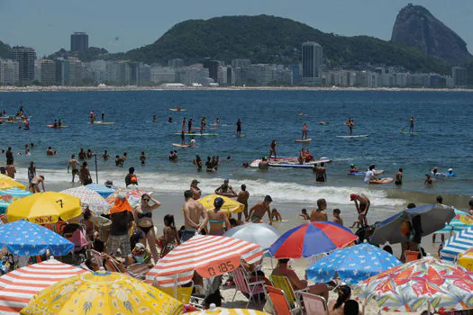 Cresce movimento à espera do show de Madonna em Copacabana