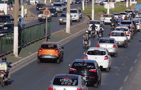 Motoristas de aplicativos e motociclistas se juntam a caminhoneiros no Rio