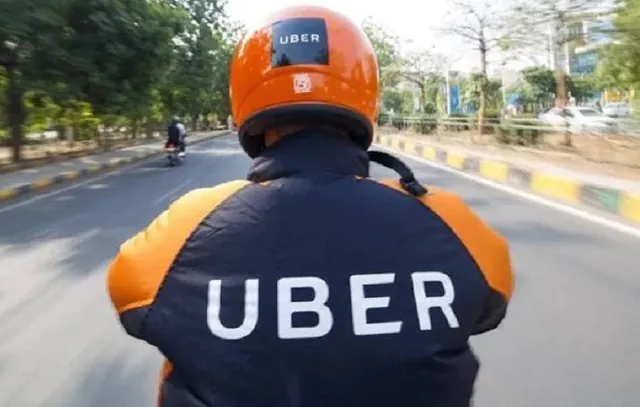 Uber quer viagens com moto em SP e RJ; governos tentam barrar