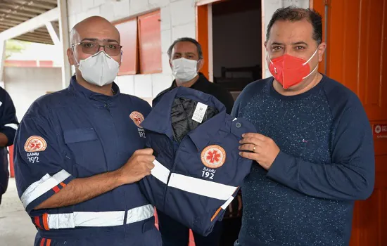 Profissionais do Samu de Mauá recebem novo lote de uniformes