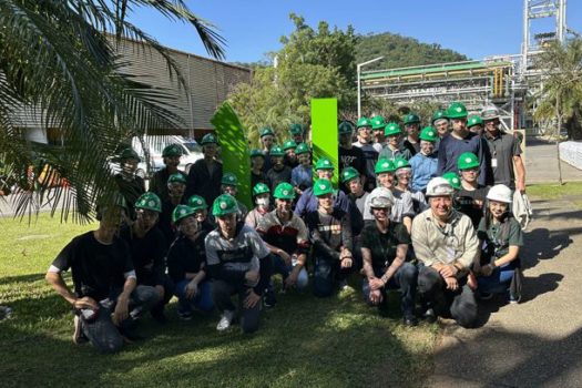 Abiclor e Unipar promovem visita de estudantes e professores à fábrica em Cubatão