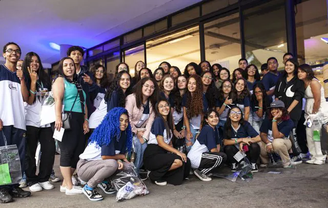 Unipar promove visita de alunos da Etec de Rio Grande da Serra no maior evento de arte