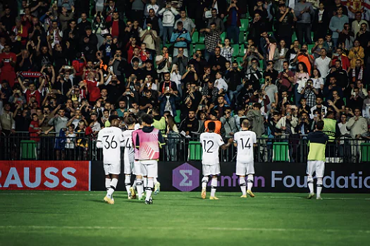 Cristiano Ronaldo marca 1º gol da temporada em vitória do United sobre o Sheriff