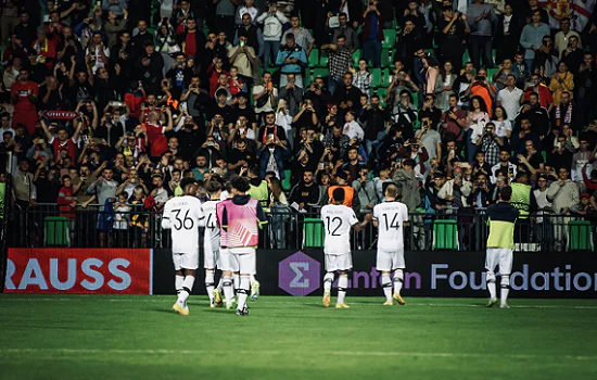 Cristiano Ronaldo marca 1º gol da temporada em vitória do United sobre o Sheriff