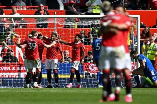 Manchester United domina Everton, vence e fica mais confortável dentro do G-4 do Inglês