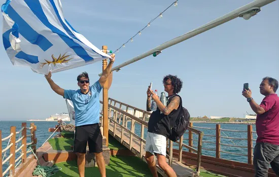 Uruguaios se encontram pelo mundo por conta do futebol